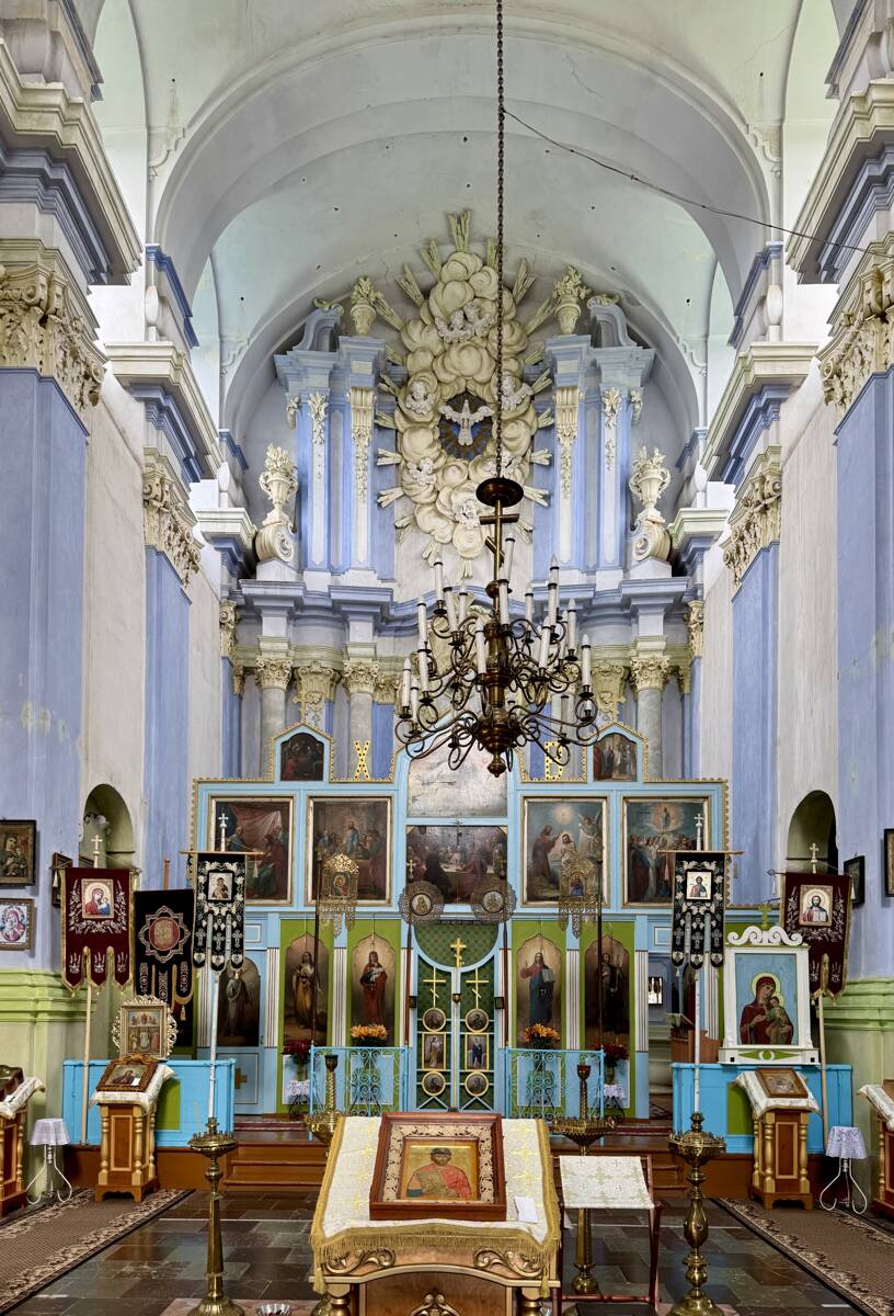 Церковь Александра Невского, Столовичи (Барановичский район, Беларусь, Брестская область). интерьер и убранство, Интерьер, средний неф