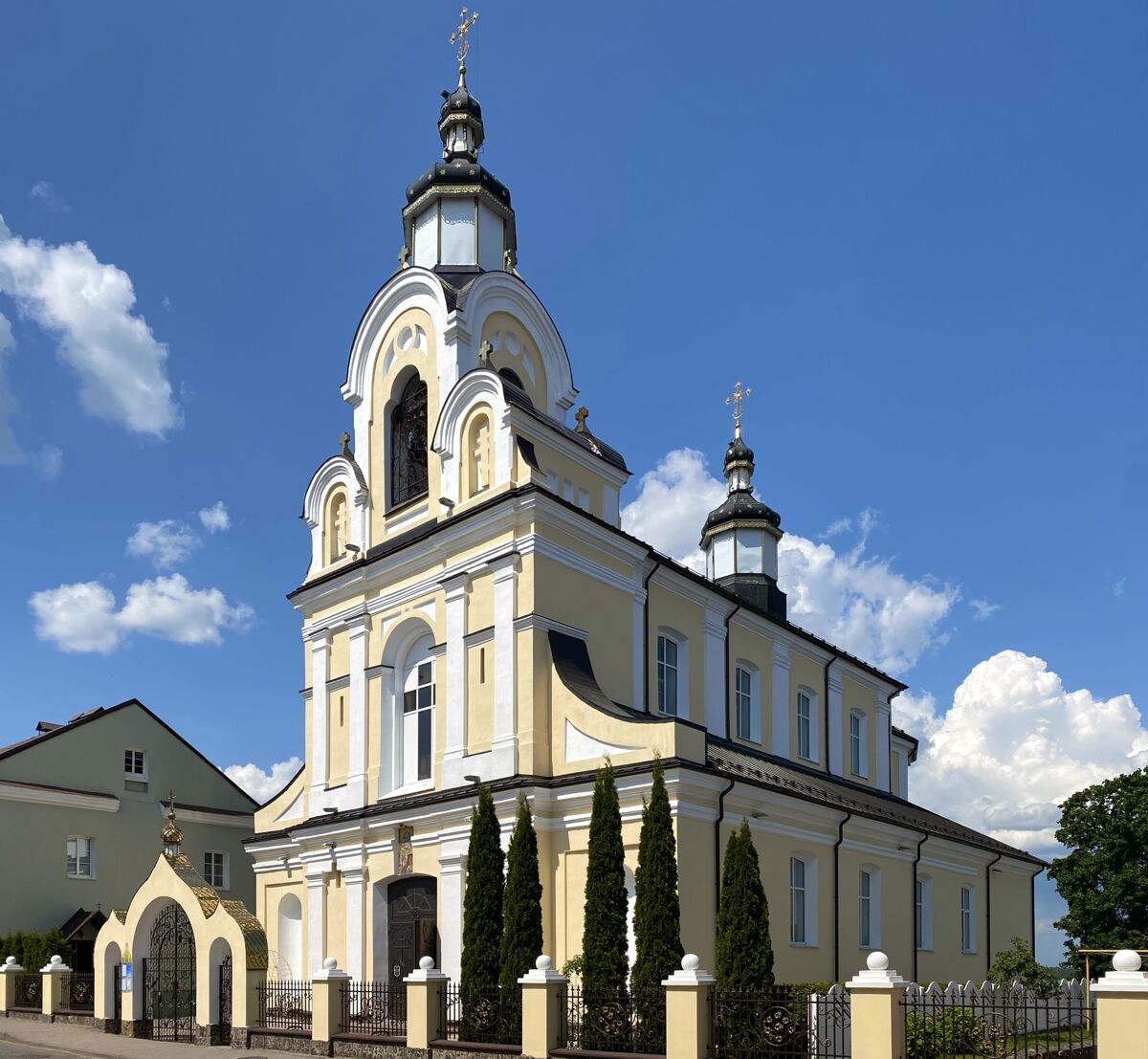 Кафедральный собор Николая Чудотворца, Новогрудок (Новогрудский район, Беларусь, Гродненская область). фасады, Вид с юго-востока