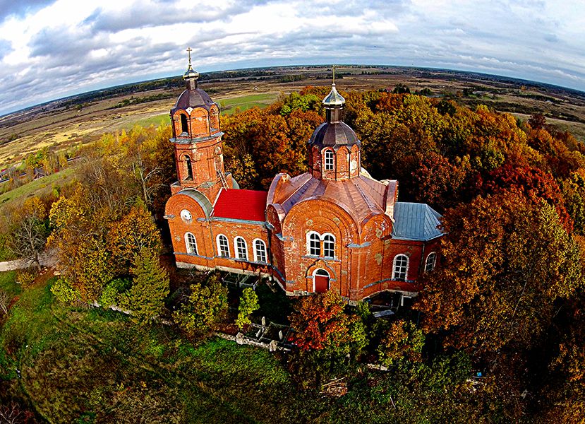 Церковь Бориса и Глеба, Вышгородок (Пыталовский район, Псковская область). общий вид в ландшафте, Вышгородок. Церковь Бориса и Глеба.