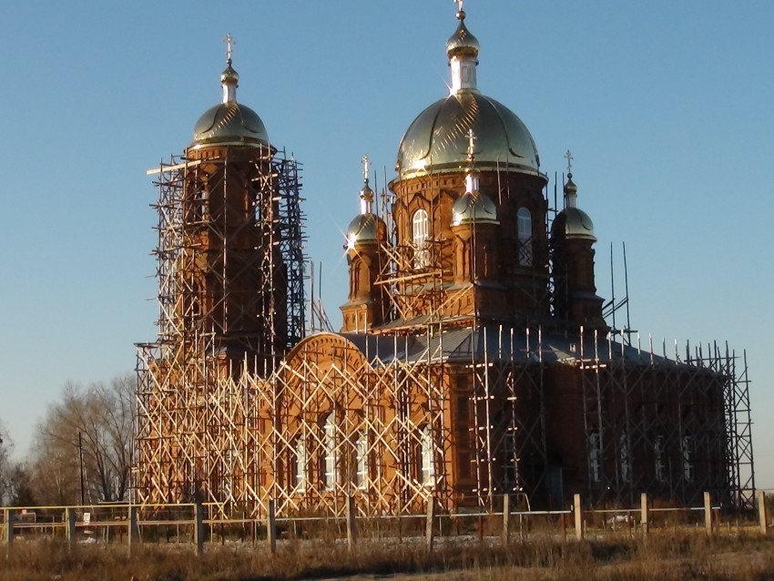 Церковь Казанской иконы Божией Матери, Латное (Семилукский район, Воронежская область). фасады, Вот и засияли купола
