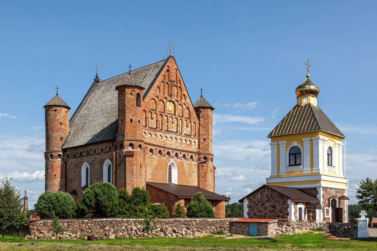 Церковь Михаила Архангела, Сынковичи (Зельвенский район, Беларусь, Гродненская область). общий вид в ландшафте