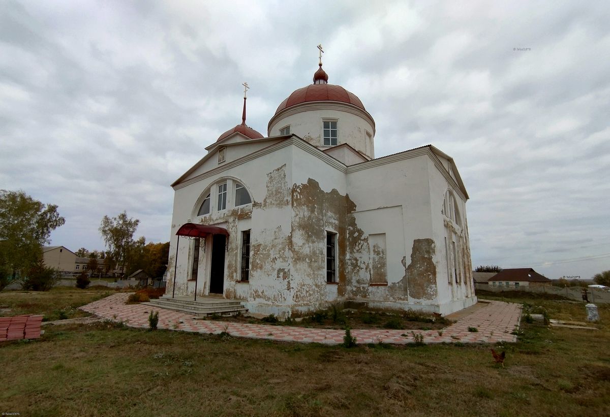 Церковь Михаила Архангела, Стрелец (Долгоруковский район, Липецкая область). общий вид в ландшафте