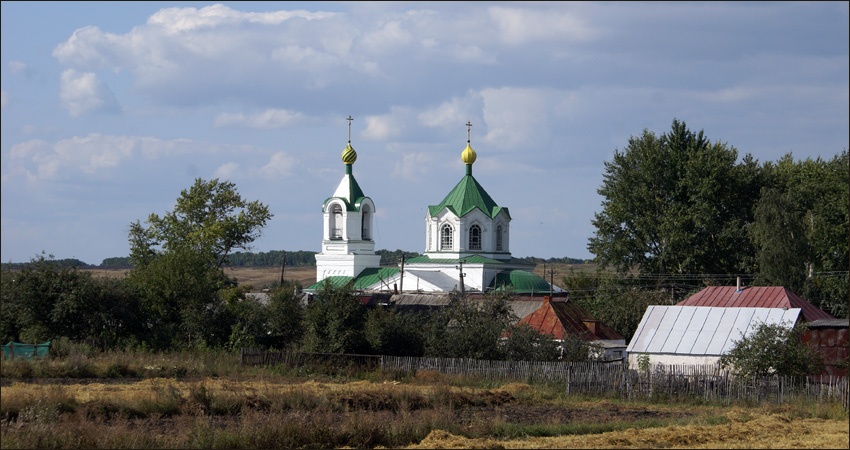 Церковь Покрова Пресвятой Богородицы, Нижняя Катуховка (Новоусманский район, Воронежская область). общий вид в ландшафте