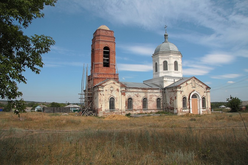 Петровка. Церковь Александра Невского. общий вид в ландшафте