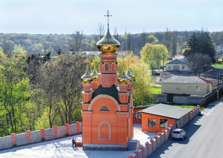 Покровская Голосеевская пустынь. Часовня Николая Чудотворца, Голосеев (Голосеевский район, Украина, г. Киев). общий вид в ландшафте, Съемка с колокольни.