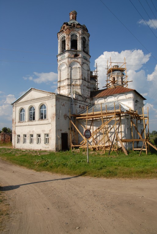 Любим. Церковь Тихвинской иконы Божией Матери. фасады