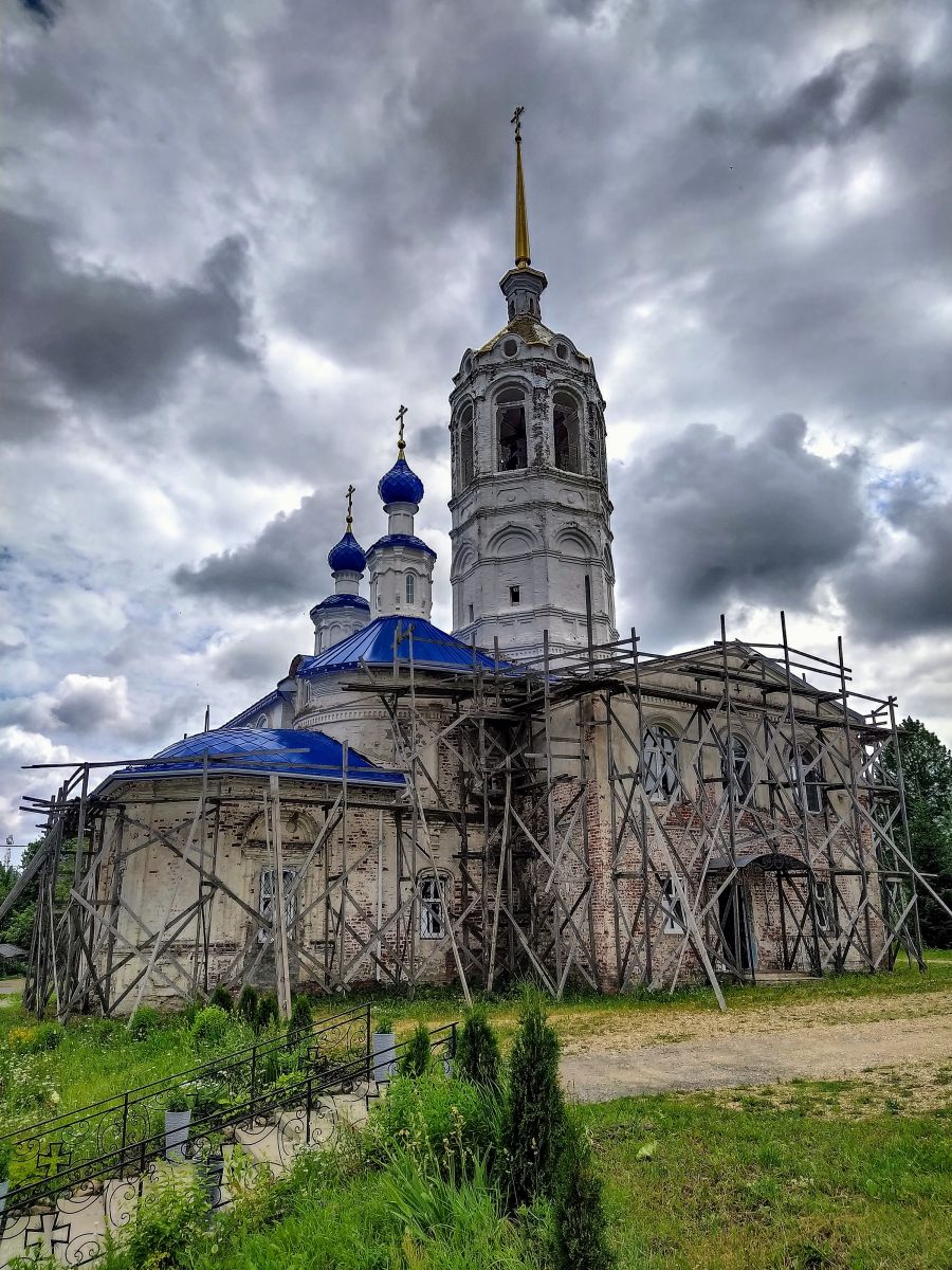 Церковь Тихвинской иконы Божией Матери, Любим (Любимский район, Ярославская область). документальные фотографии