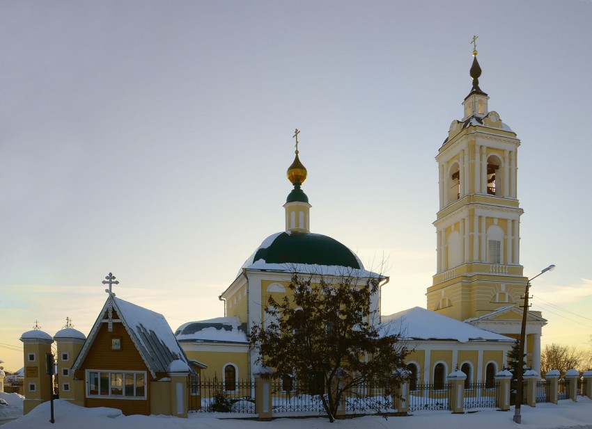Церковь Троицы Живоначальной на Репне, Коломна (Коломенский городской округ, Московская область). общий вид в ландшафте