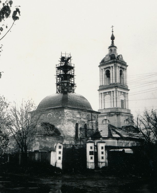 Коломна. Церковь Троицы Живоначальной на Репне. фасады