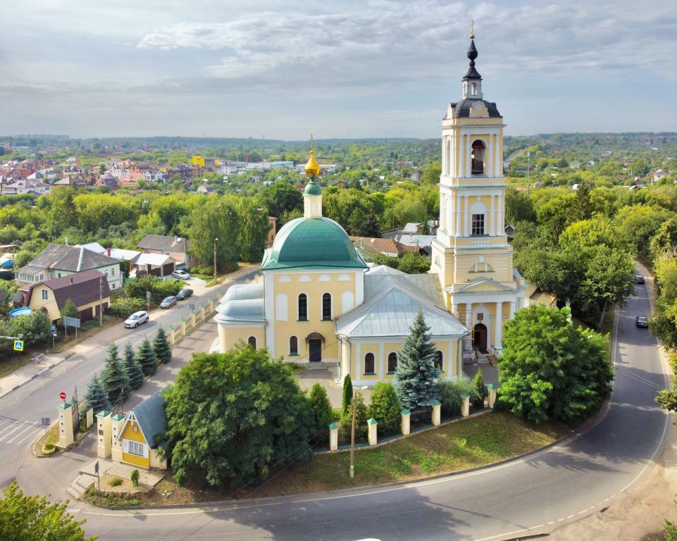 Коломна. Церковь Троицы Живоначальной на Репне. общий вид в ландшафте, Вид с севера