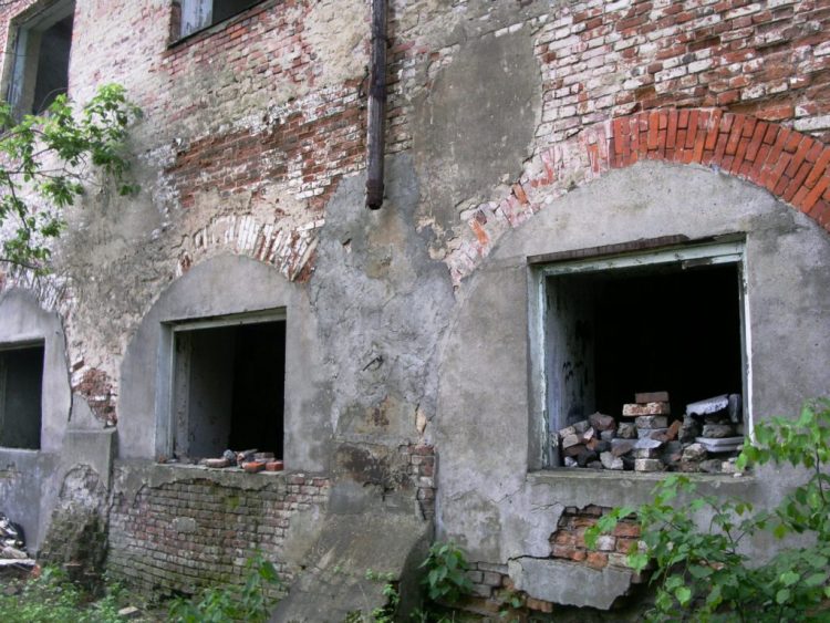 Церковь Воскресения Христова, Серпухов (Серпуховский городской округ и гг. Протвино, Пущино, Московская область). архитектурные детали, фрагмент северного фасада