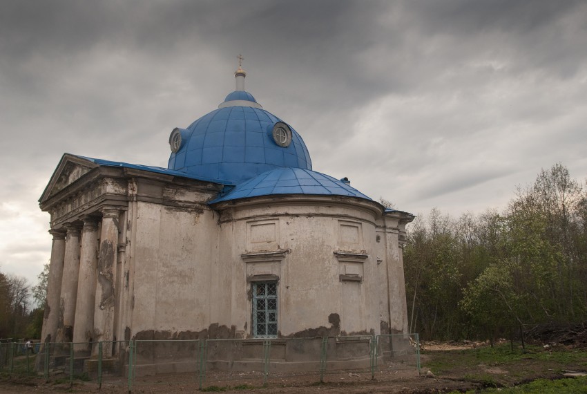 Церковь Успения Пресвятой Богородицы, Погорелово (Гагрино) (Плюсский район, Псковская область). общий вид в ландшафте