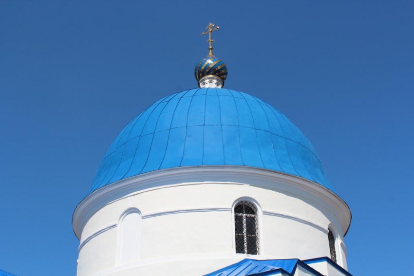 Церковь Спаса Нерукотворного Образа, Кондрово (Дзержинский район, Калужская область). архитектурные детали, Завершение основного объема храма