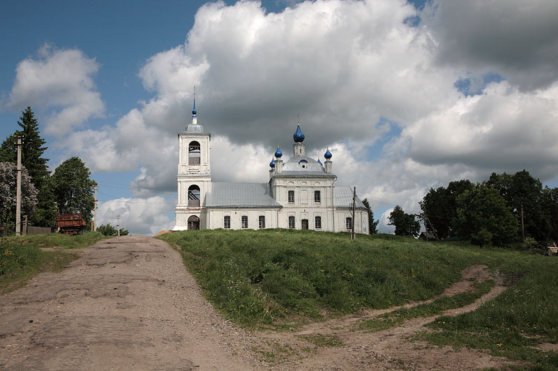 Церковь Казанской иконы Божией Матери, Рахманово (Переславский район и г. Переславль-Залесский, Ярославская область). общий вид в ландшафте