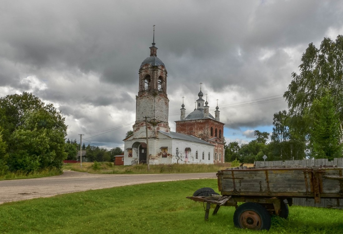 Лыченцы. Церковь Николая Чудотворца. общий вид в ландшафте
