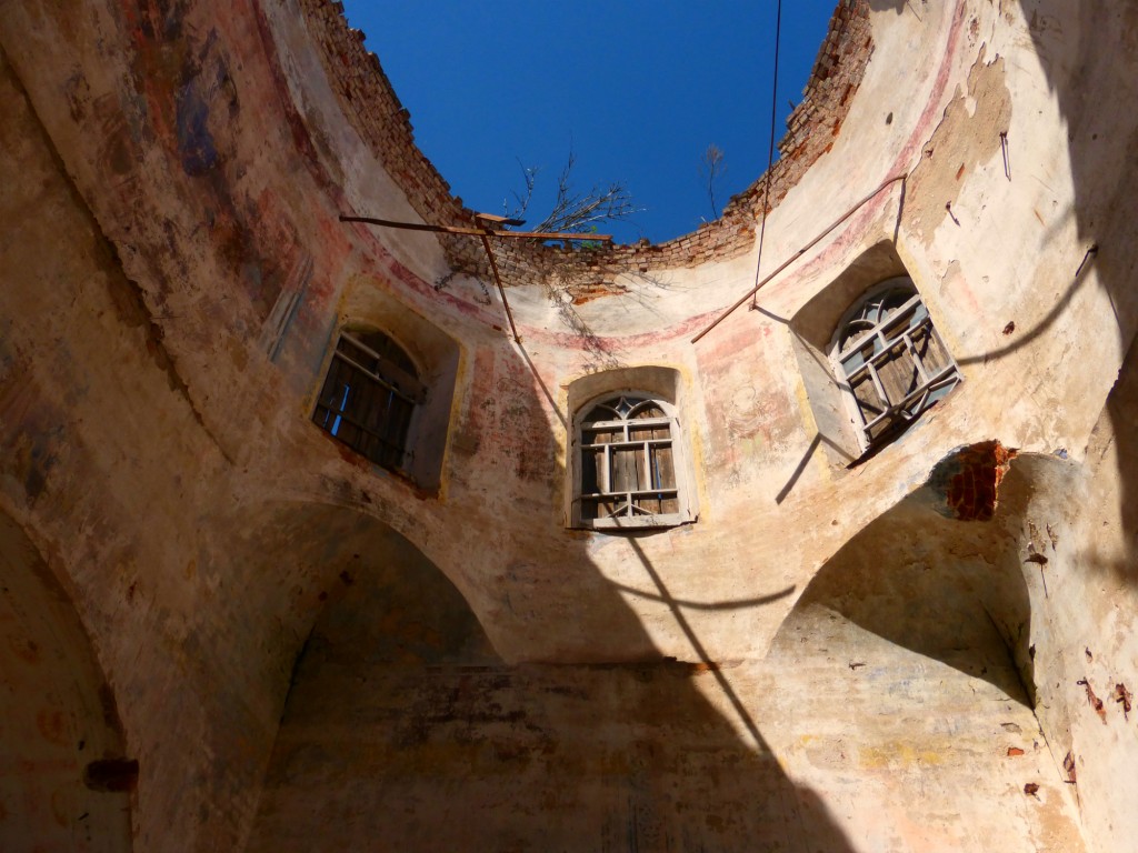 Церковь Смоленской иконы Божией Матери, Лучинское (при р. Рыбинке) (Переславский район и г. Переславль-Залесский, Ярославская область). интерьер и убранство