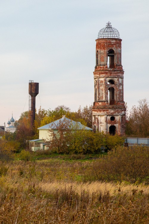 Угодичи. Церковь Богоявления Господня. фасады, ...