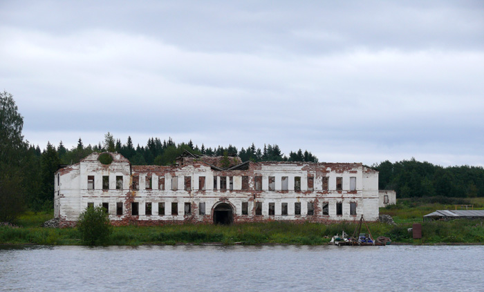 Палеостровский Рождественский монастырь. Церковь Ефрема Сирина, Палей, остров (Медвежьегорский район, Республика Карелия). фасады, главный корпус с домовой церковью