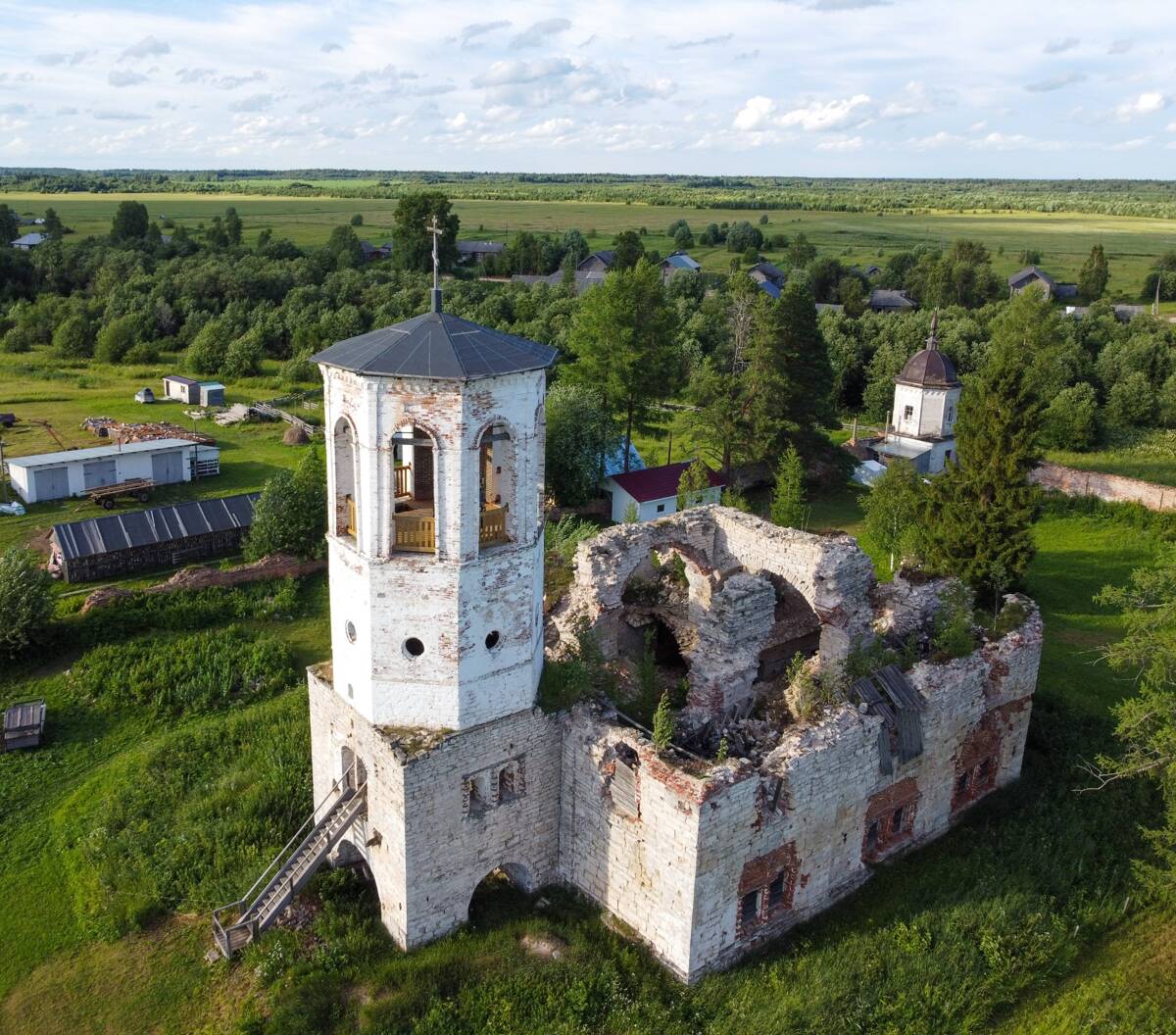 Александро-Ошевенский монастырь. Собор Успения Пресвятой Богородицы, Ошевенское (Каргопольский район, Архангельская область). фасады