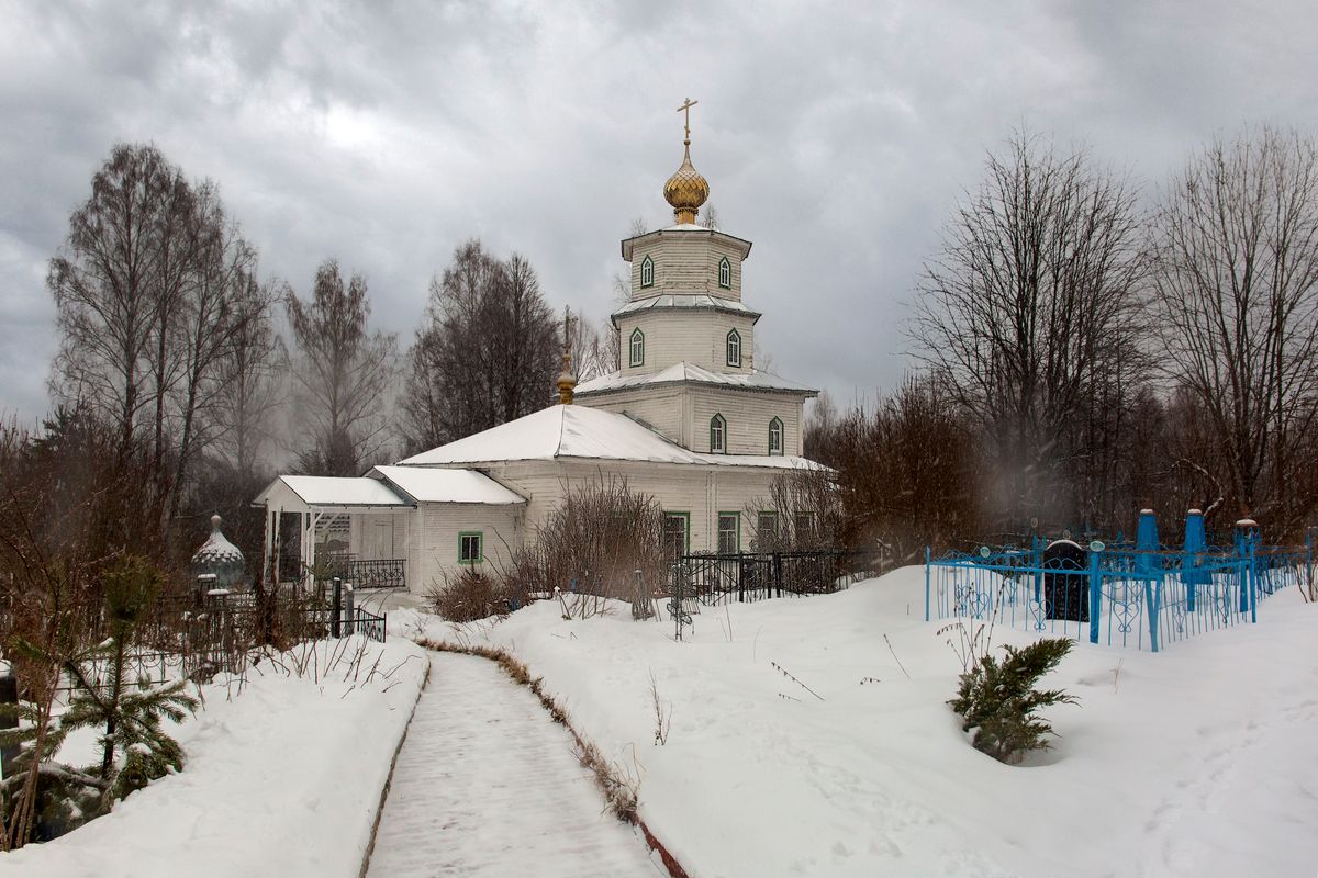 общий вид в ландшафте. Макариево-Писемский Спасо-Преображенский женский монастырь. Церковь Макария Писемского, Макарий-на-Письме (Буйский район, Костромская область)