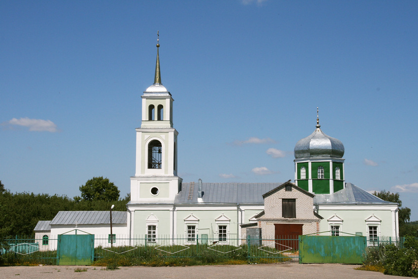 Церковь Троицы Живоначальной, Братовщина (Долгоруковский район, Липецкая область). общий вид в ландшафте