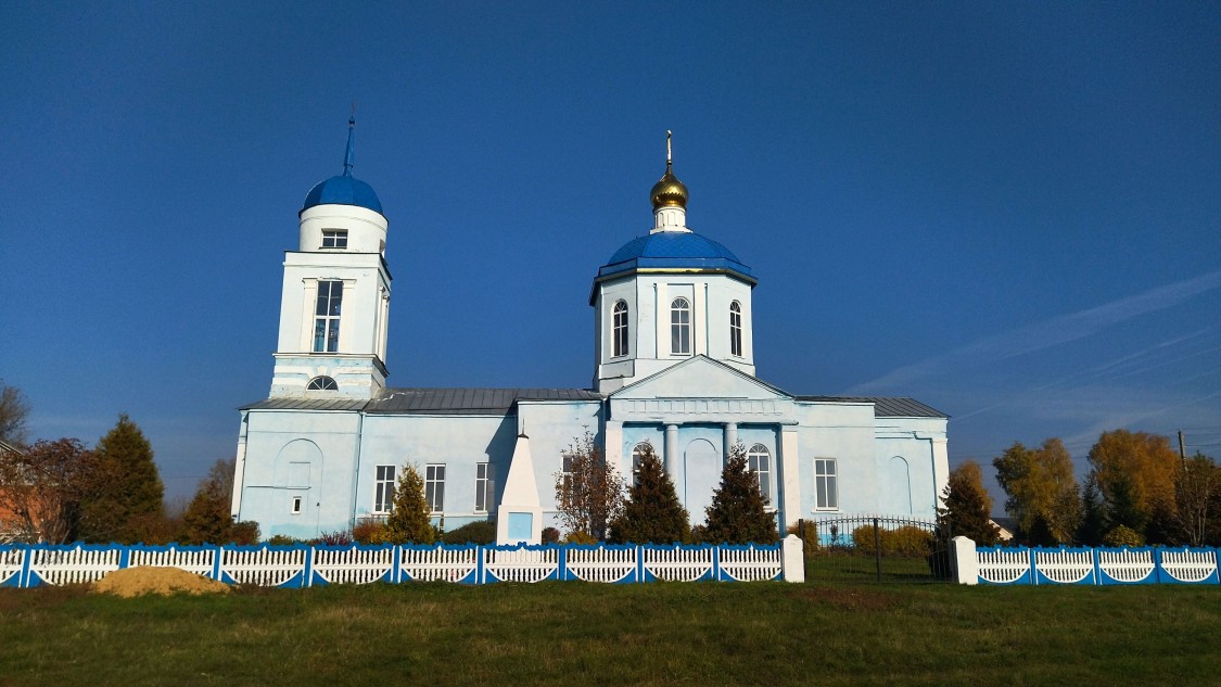 Церковь Покрова Пресвятой Богородицы, Верхний Ломовец (Долгоруковский район, Липецкая область). общий вид в ландшафте
