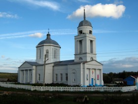 Верхний Ломовец. Церковь Покрова Пресвятой Богородицы