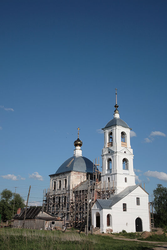 Купань. Церковь Иоанна Богослова. фасады