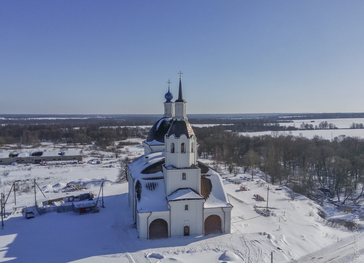 Боровенск. Успенский Ферапонтов монастырь. Собор Успения Пресвятой Богородицы. общий вид в ландшафте, Вид с запада