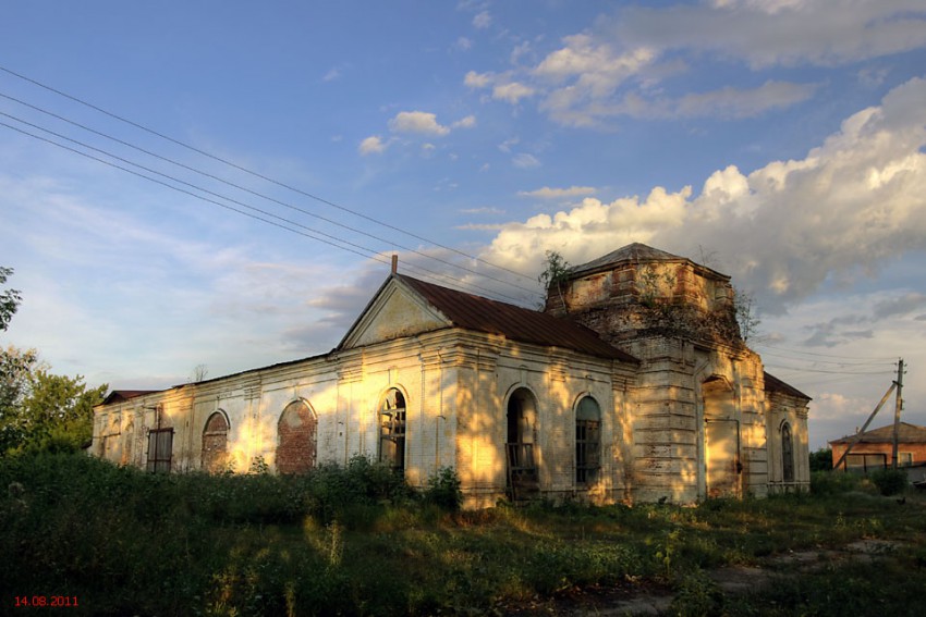 Церковь Покрова Пресвятой Богородицы, Ливенка (Павловский район, Воронежская область). фасады