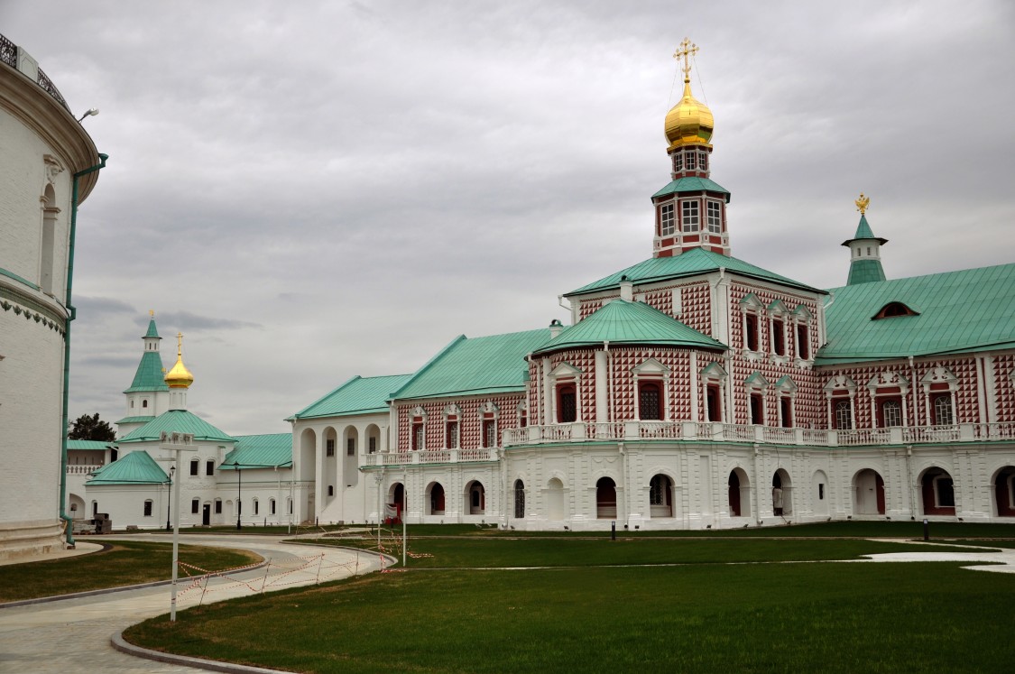 Истра. Воскресенский Новоиерусалимский монастырь. Церковь Рождества Христова. фасады