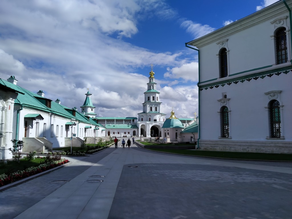 Воскресенский Новоиерусалимский монастырь. Надвратная церковь Входа Господня в Иерусалим, Истра (Истринский городской округ и ЗАТО Восход, Московская область). дополнительная информация