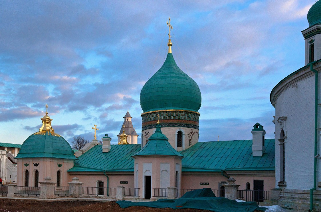 Воскресенский Новоиерусалимский монастырь. Церковь Константина и Елены, Истра (Истринский городской округ и ЗАТО Восход, Московская область). фасады
