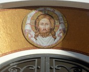Часовня Владимирской иконы Божией Матери, «Золотая» арка, лик Иисуса Христа, работа итальянских мастеров студии художественной мозаики «Travisanutto Giovanni Srl Artistic Mosaics» г. Спилимберго, пров. Порденоне, Италия<br>, Новосибирск, Новосибирск, город, Новосибирская область