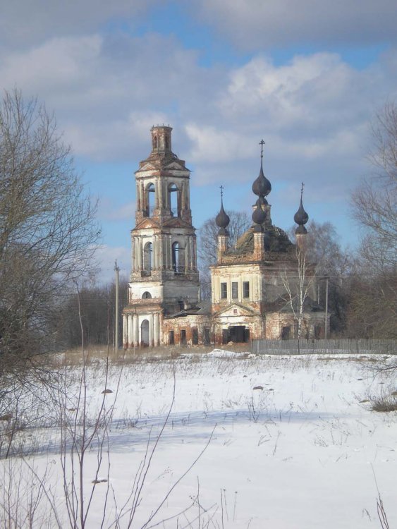 Церковь Покрова Пресвятой Богородицы, Покровское-на-Могзе (Борисоглебский район, Ярославская область). общий вид в ландшафте