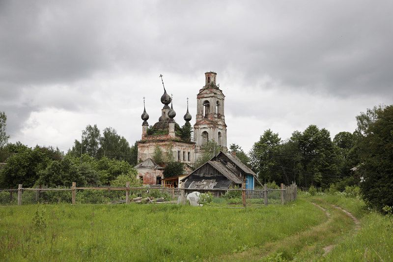 Церковь Покрова Пресвятой Богородицы, Покровское-на-Могзе (Борисоглебский район, Ярославская область). общий вид в ландшафте