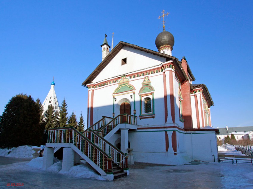 Коломна. Церковь Троицы Живоначальной Ново-Голутвина монастыря. фасады