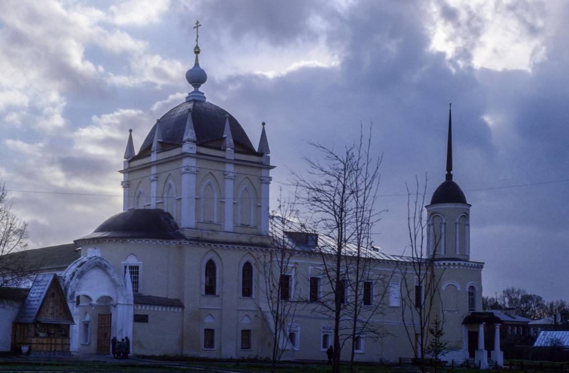 Коломна. Ново-Голутвин Троицкий монастырь. Церковь Покрова Пресвятой Богородицы. фасады