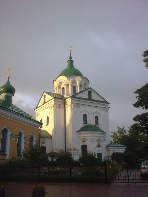 Киев. Церковь Николая Чудотворца (Николы Набережного). общий вид в ландшафте
