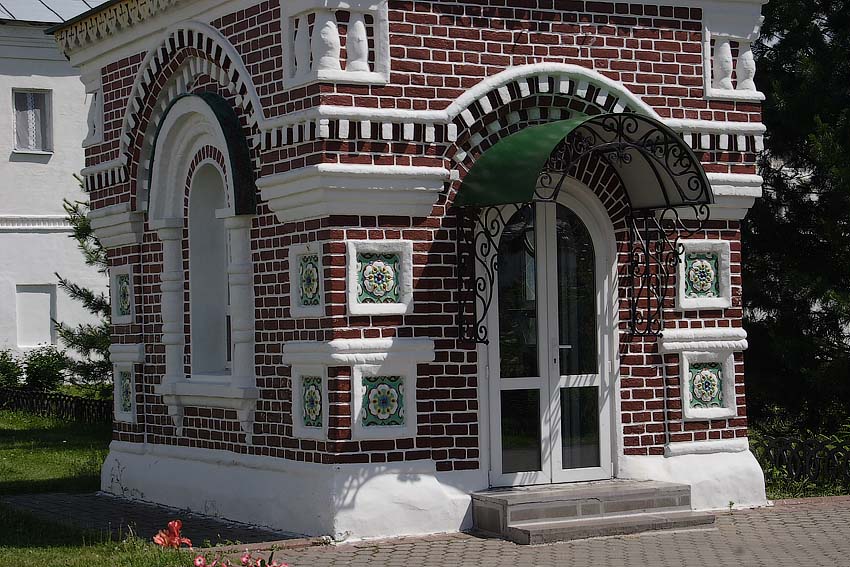 Введенский Толгский женский монастырь. Часовня на могиле убиенных иноков, Толга (Ярославль, город, Ярославская область). архитектурные детали