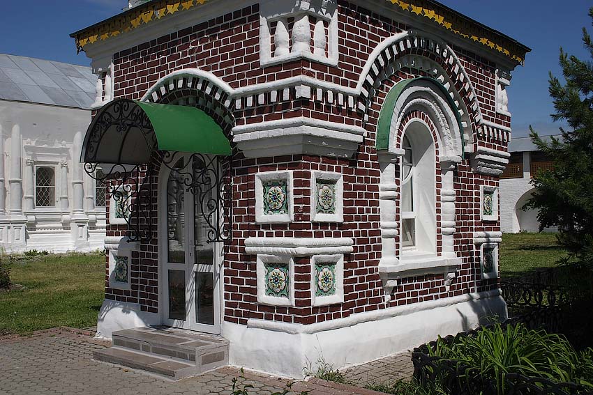 Введенский Толгский женский монастырь. Часовня на могиле убиенных иноков, Толга (Ярославль, город, Ярославская область). архитектурные детали