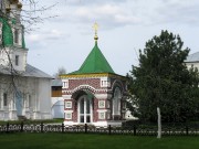 Толга. Введенский Толгский женский монастырь. Часовня на могиле убиенных иноков