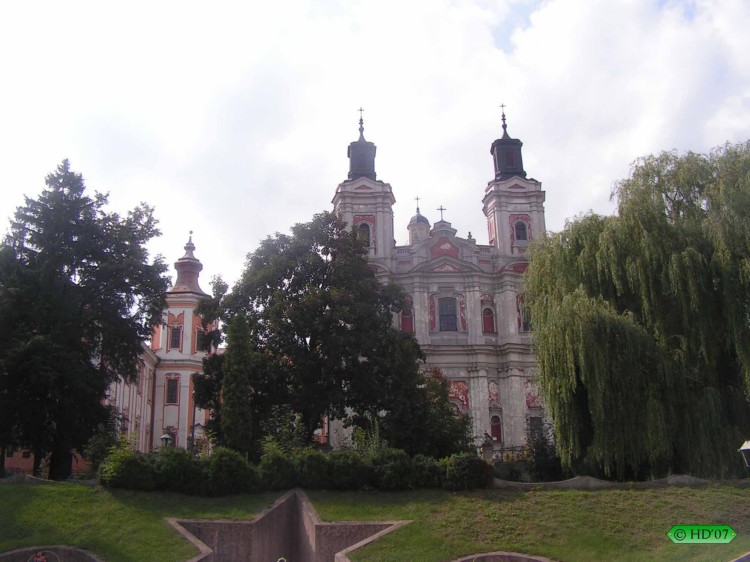 Церковь Спаса Преображения, Кременец (Кременецкий район, Украина, Тернопольская область). общий вид в ландшафте
