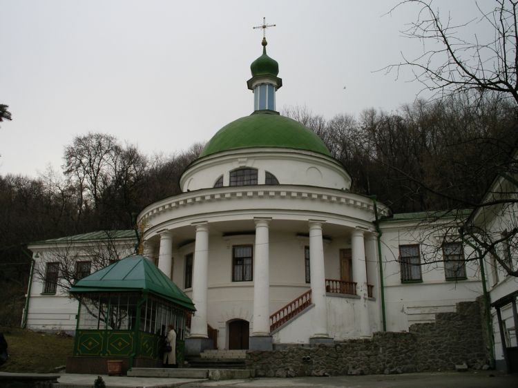 Вознесенский Флоровский женский монастырь. Церковь Воскресения Христова, Подол (Подольский район, Украина, г. Киев). общий вид в ландшафте