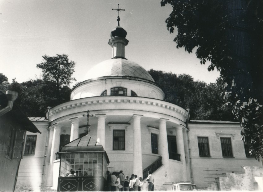 Киев. Вознесенский Флоровский женский монастырь. Церковь Воскресения Христова. фасады