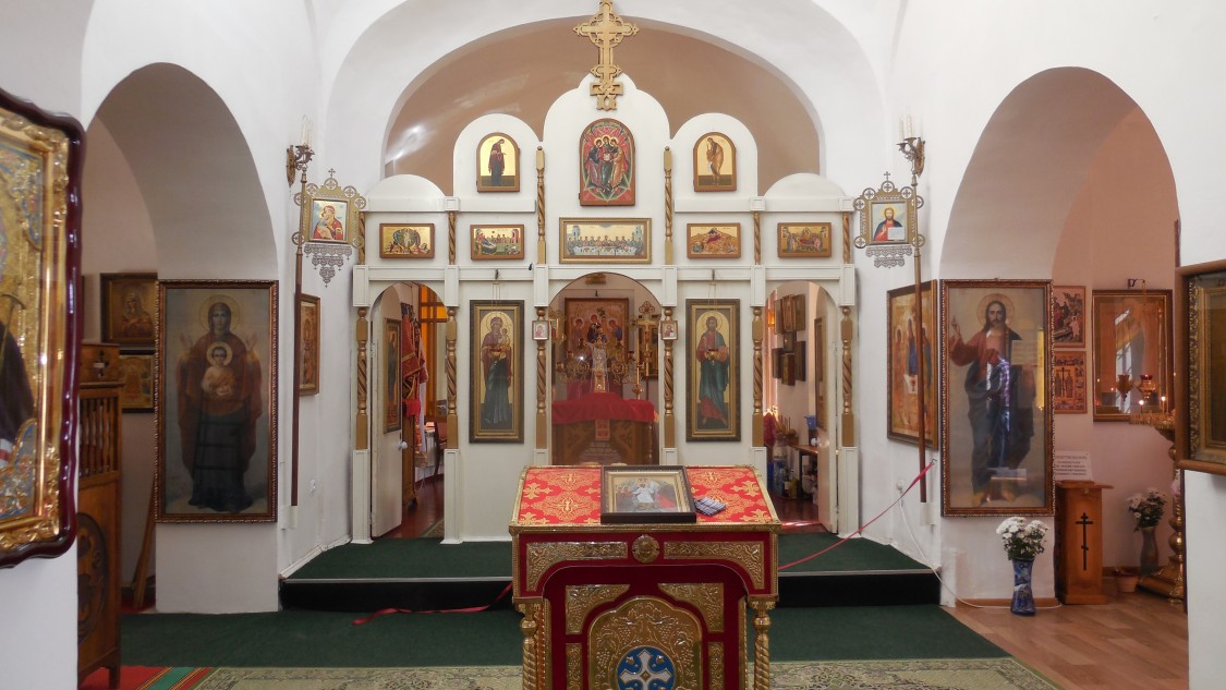 Инкерманский Климентовский мужской монастырь. Церковь Троицы Живоначальной, Инкерман (Балаклавский район, г. Севастополь). интерьер и убранство