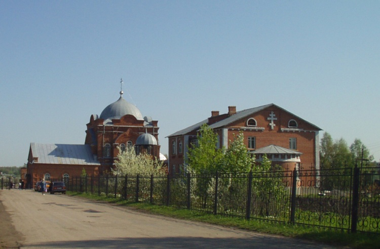 Церковь Троицы Живоначальной, Супонь (Узловский район, Тульская область). общий вид в ландшафте