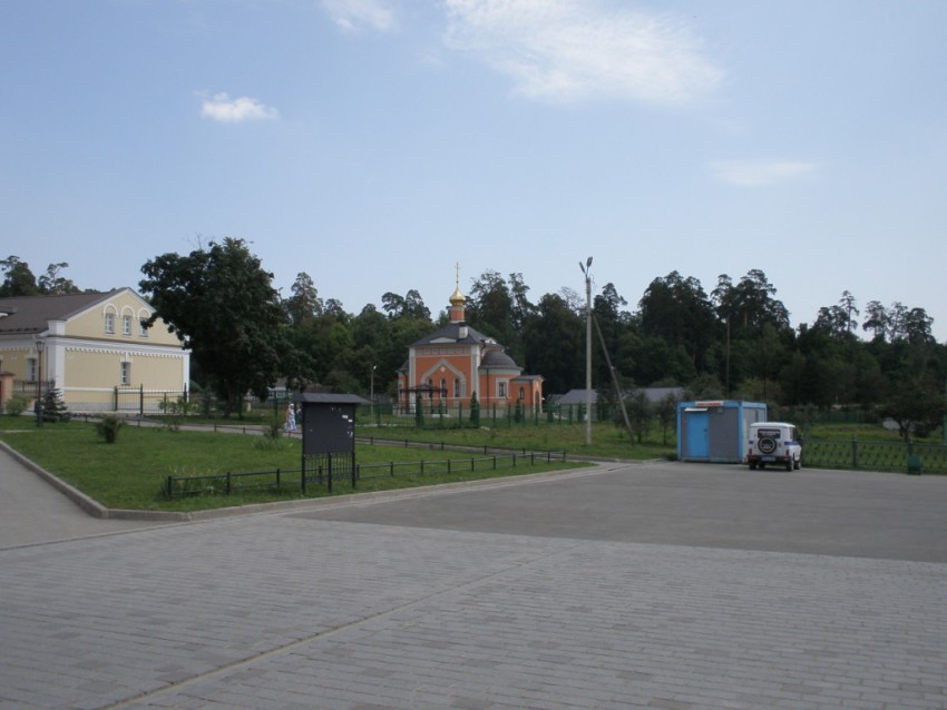 Оптина Пустынь. Церковь Всех Святых (новая), Козельск (Оптино) (Козельский район, Калужская область). дополнительная информация, Вид с северо-запада