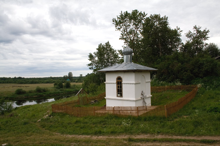 Часовня Параскевы Пятницы, Илемно (Солецкий район, Новгородская область). фасады, Вид с юго-востока