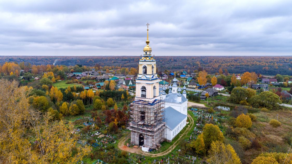 Церковь Покрова Пресвятой Богородицы, Покровское-на-Сити (Брейтовский район, Ярославская область). общий вид в ландшафте